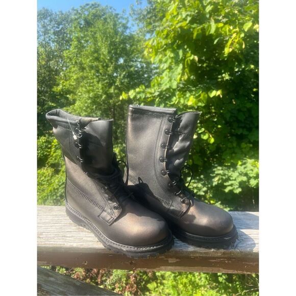 Military Combat Cold/Wet Boots Men's Sz 7.5 Black Leather Vibram Soles NWT - Picture 1 of 8